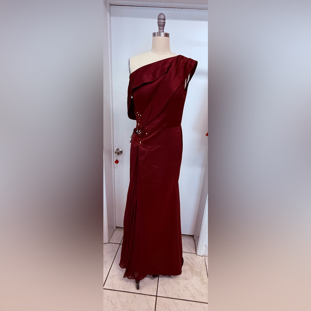 Chic One-Shoulder Burgundy Dress